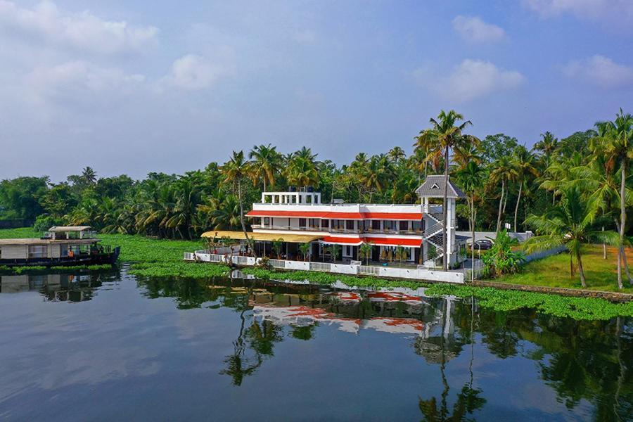 Vembanad Village Backwater Resort Alappuzha المظهر الخارجي الصورة