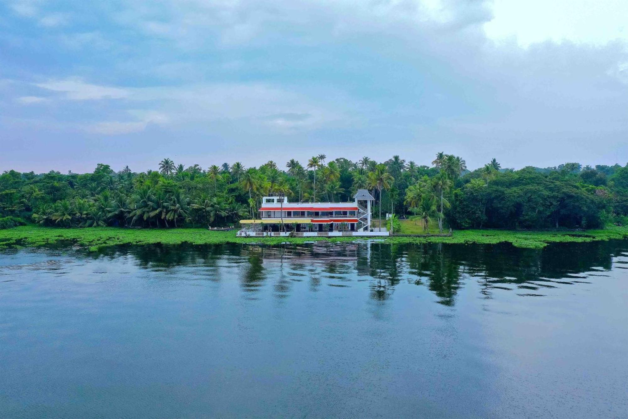 Vembanad Village Backwater Resort Alappuzha المظهر الخارجي الصورة
