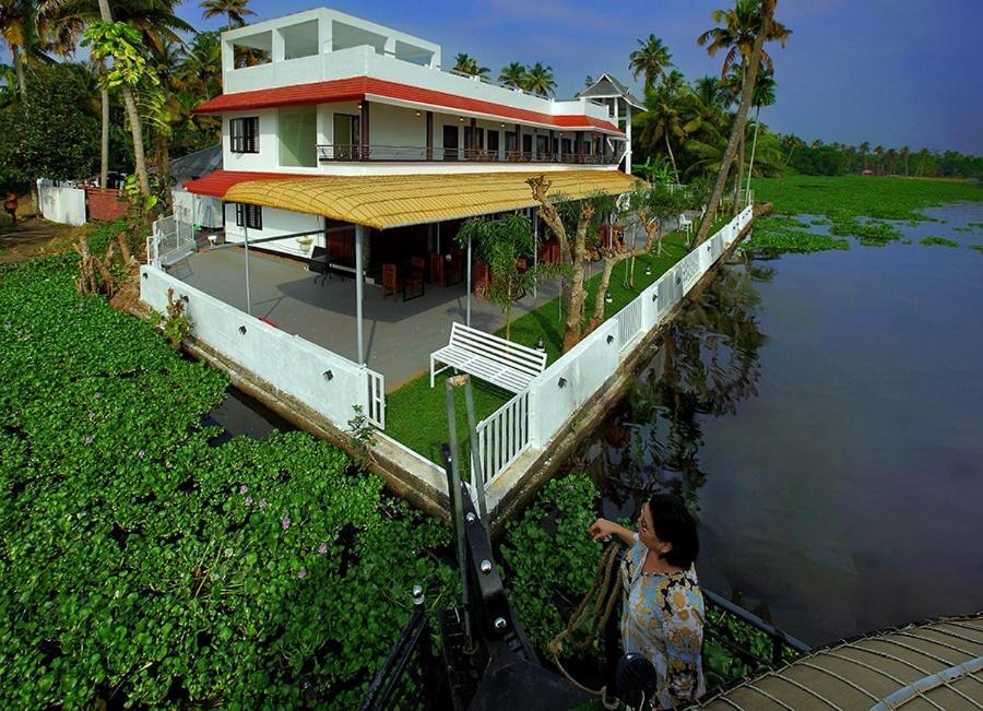 Vembanad Village Backwater Resort Alappuzha المظهر الخارجي الصورة