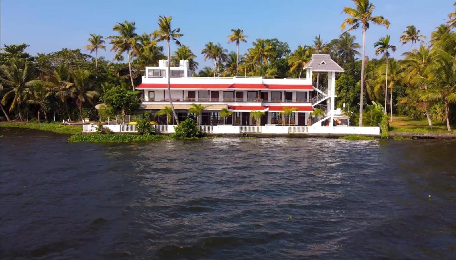 Vembanad Village Backwater Resort Alappuzha المظهر الخارجي الصورة